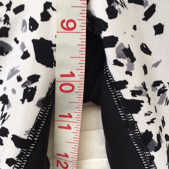 Athleta Trucool Sculptek Stealth Crop Leggings Animal Print M - Picture 12 of 15